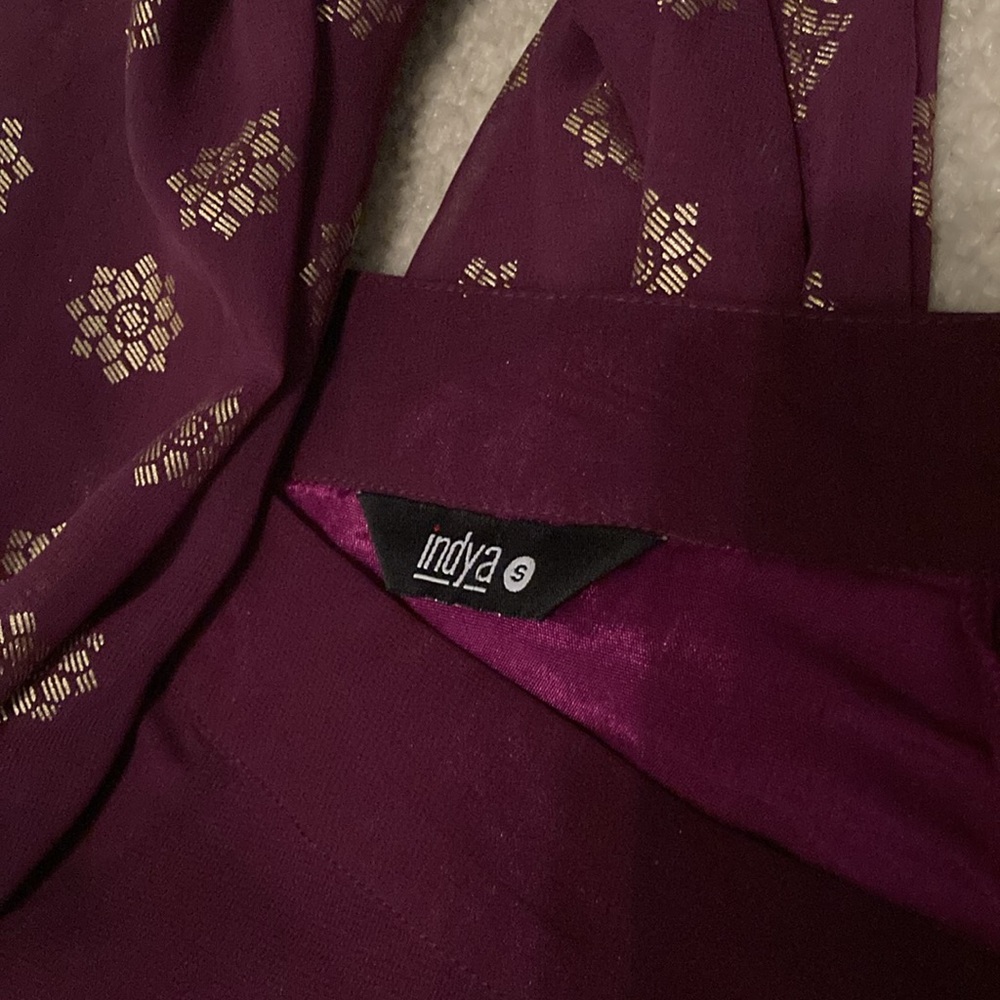 Sangria Foil Ruffled Pre-Stitched Saree WITH Blouse - Picture 9 of 13